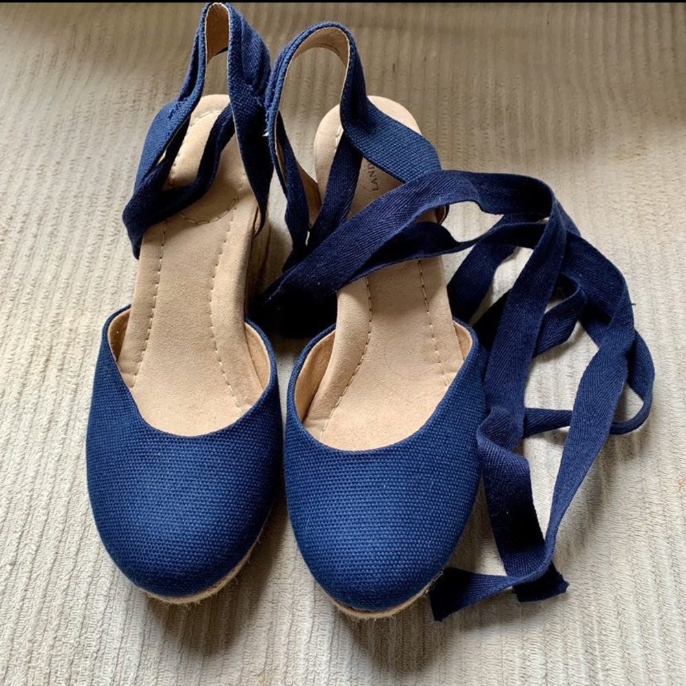 Land's End tie up wedges